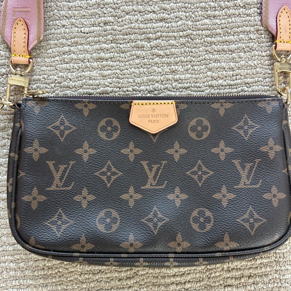 Designer-Inspired Brown & Pink Crossbody Bag – Monogram Canvas Look - Picture 2 of 8